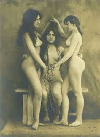 vintage nude women