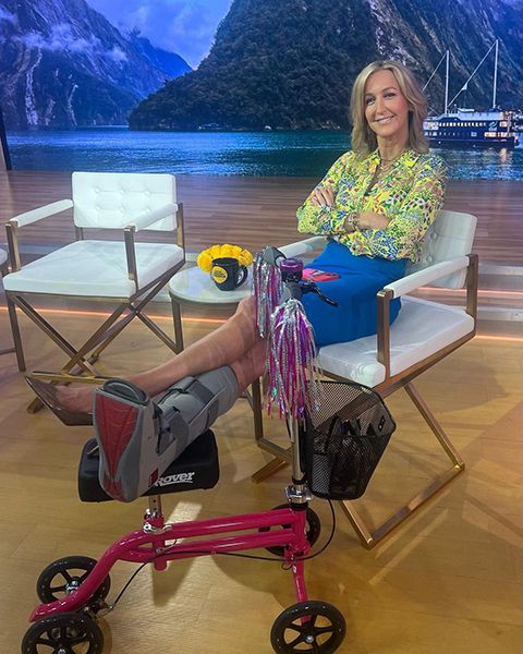 lara spencer feet