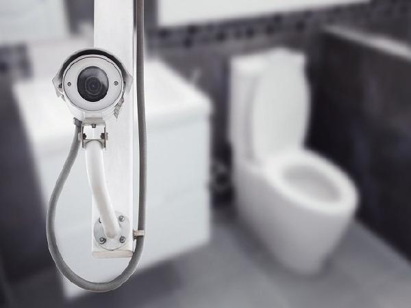 ayankoya recommends live toilet cam pic