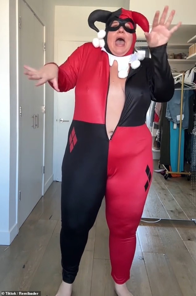 abdulqadir hassan recommends bbw costume porn pic