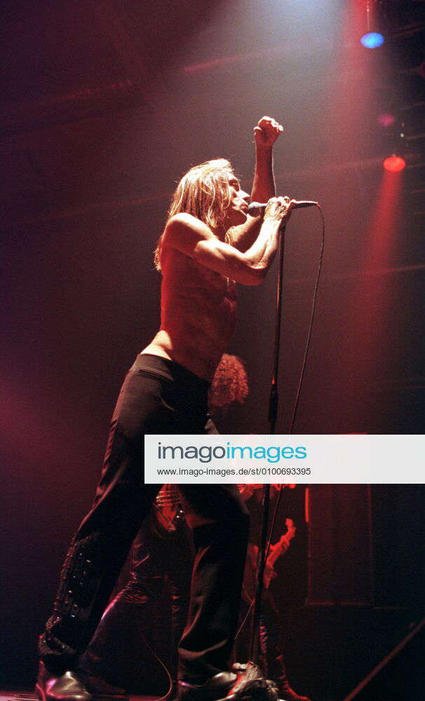 dianna markuson add photo naked singer on stage