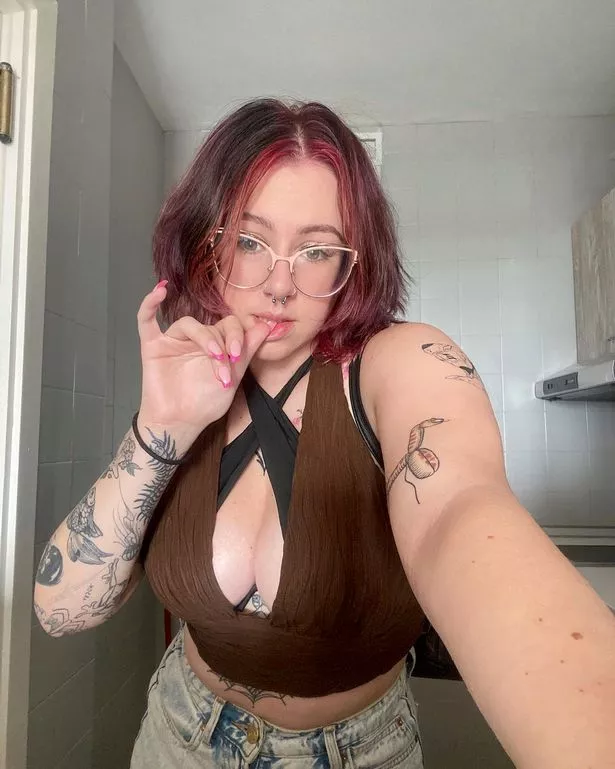 briseida hernandez recommends Onlyfans Glasses