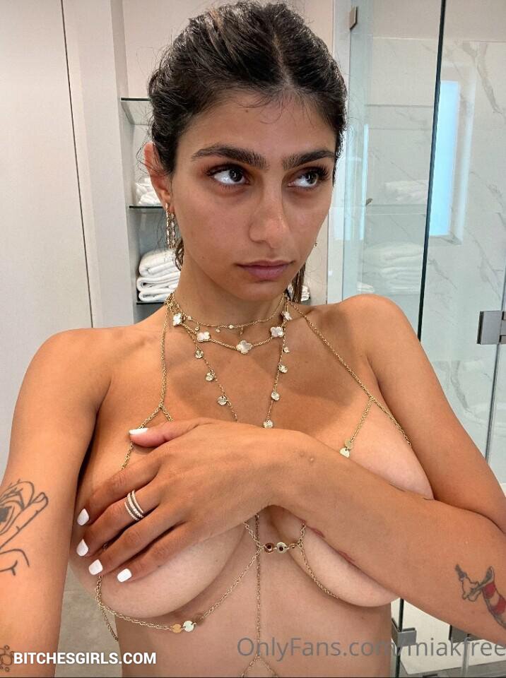 mia khalifa naked pics