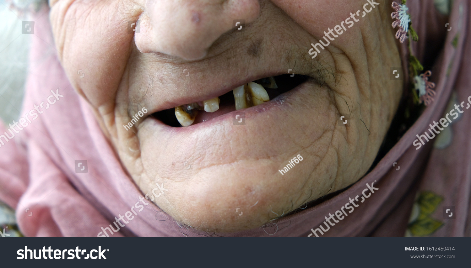 chris sorby recommends No Teeth Old Lady