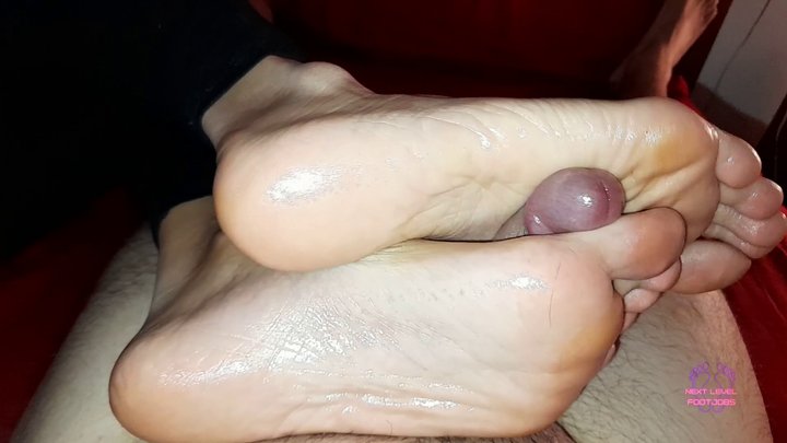 dave leyshon recommends big soles footjob pic