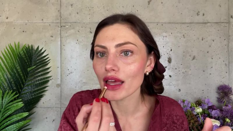 ann roets recommends Phoebe Tonkin Hot