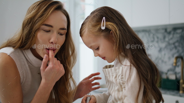 licking daughter