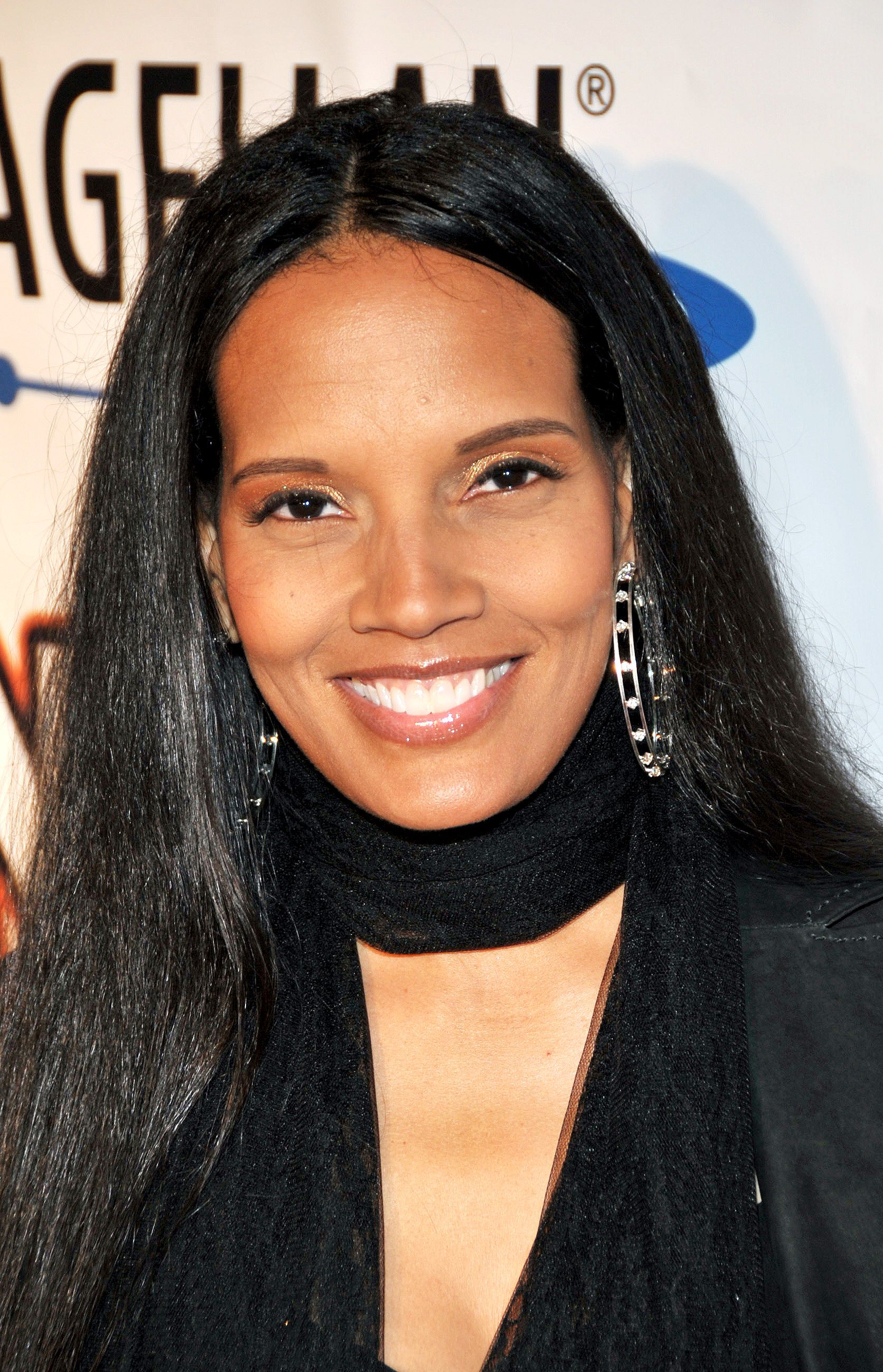 connie cong recommends shari headley nude pic