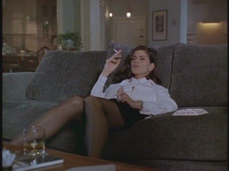 desiree derrico add linda fiorentino legs photo