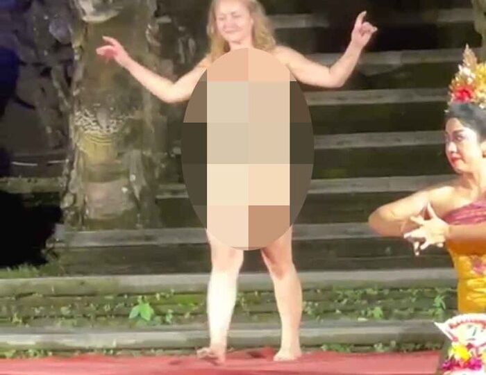 angela buffalo recommends german naked women pic