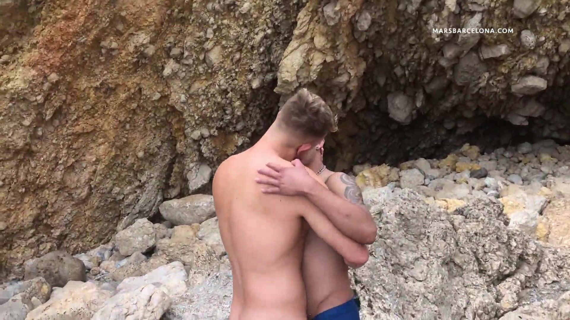 ashton kingston recommends Gay Beach Blowjob