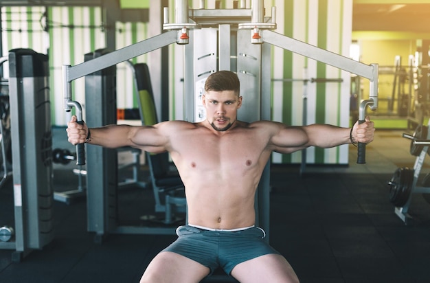 men workout naked