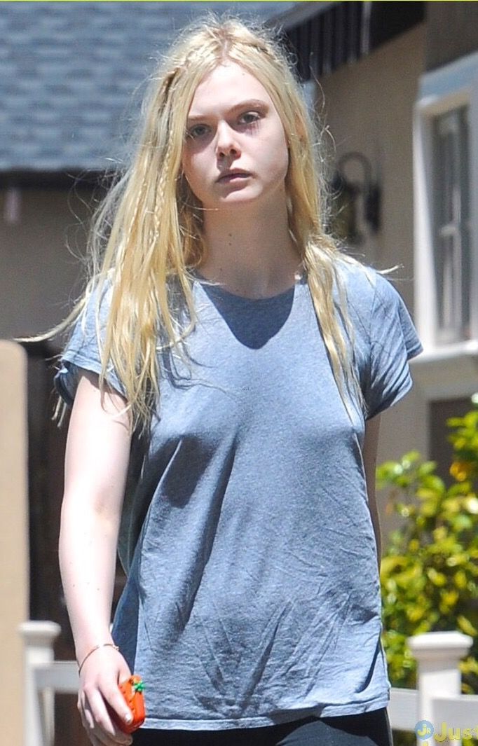 brett carden recommends Elle Fanning Nipple