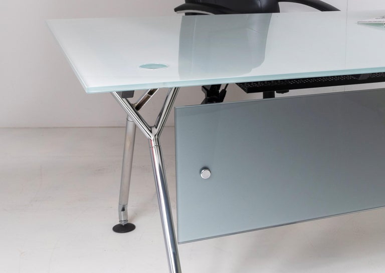 costanza calabrese desk