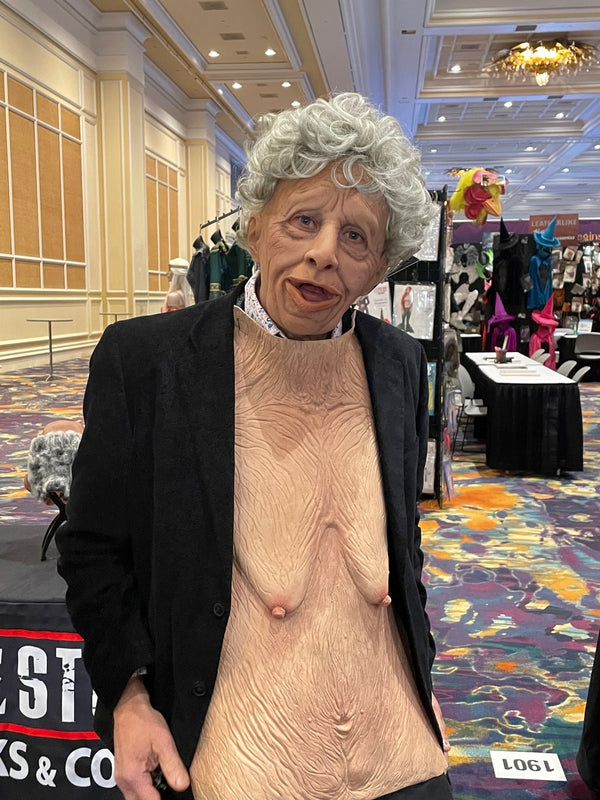 Grandma Monster Tits daniela facial