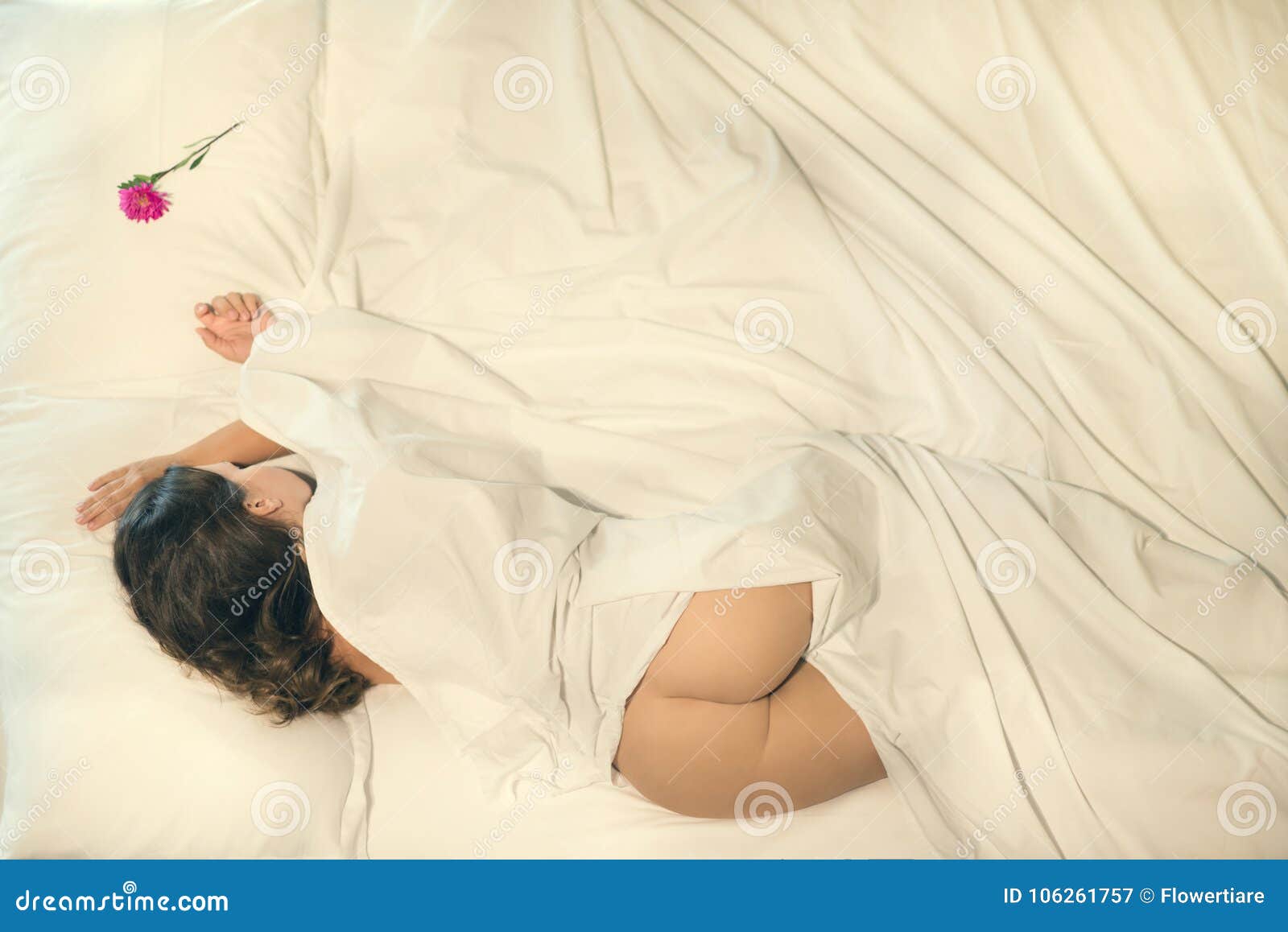 Naked Sleeping Women des trans