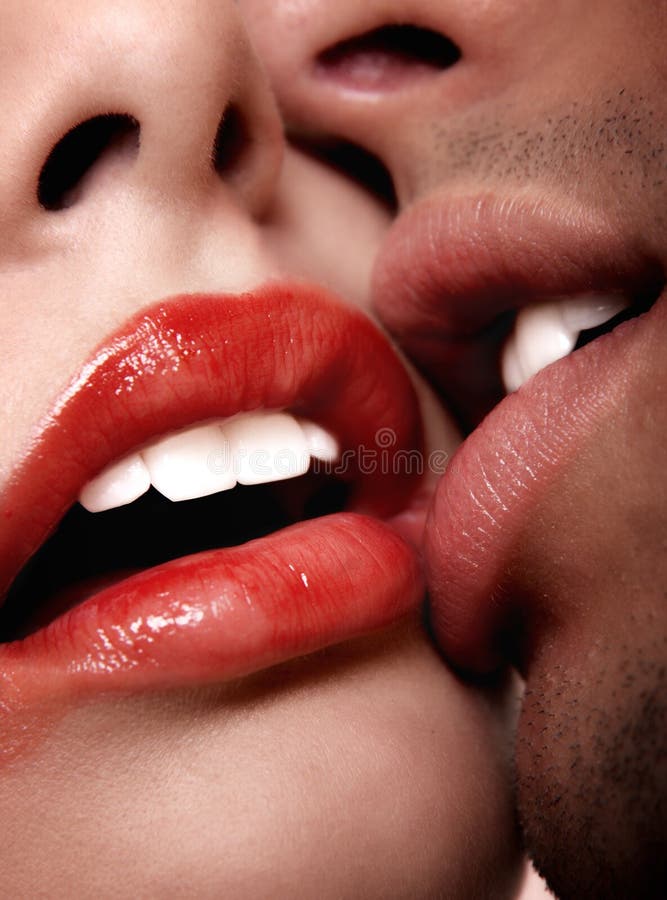 hottest tongue kissing