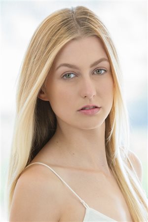 dania peters recommends Alexa Grace Images