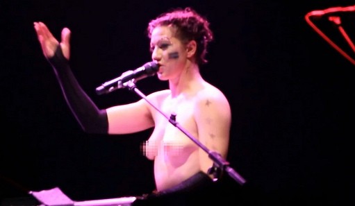 david villafranco recommends amanda palmer naked pic