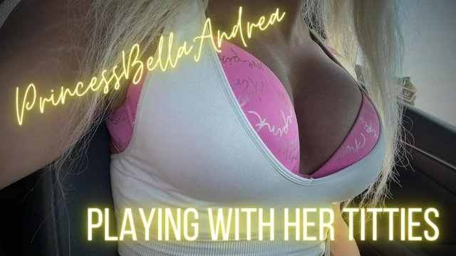 davida sherman recommends chick playing with her tits pic