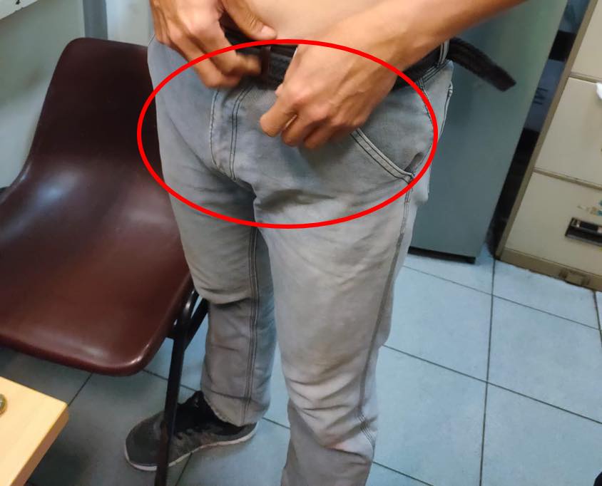 chandan guha add photo bulge men pants