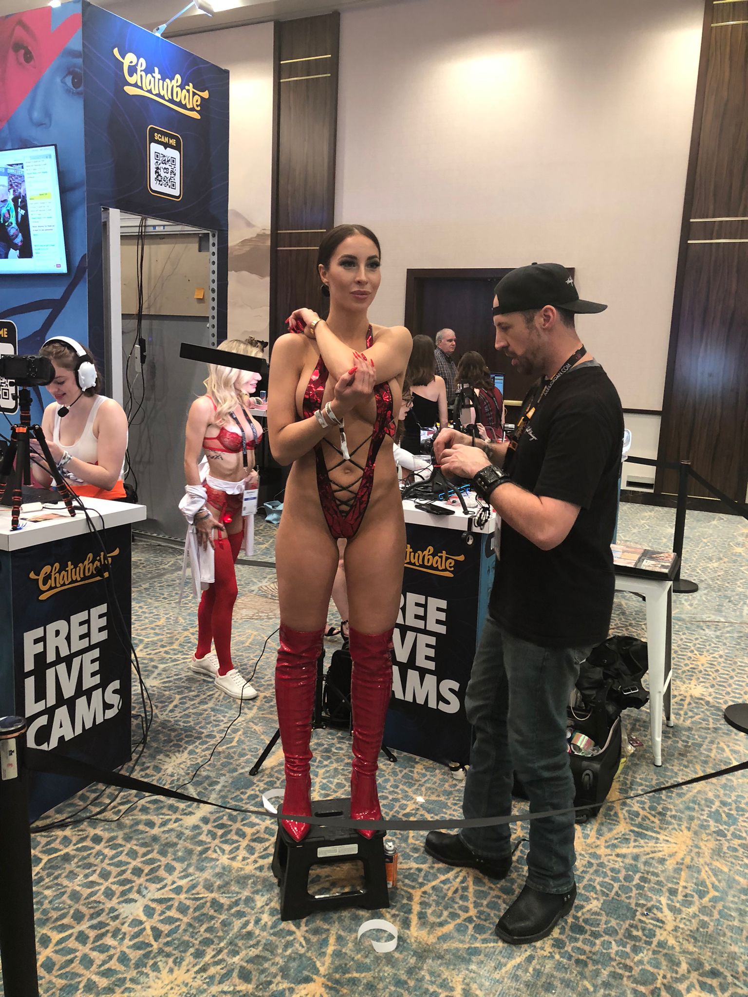 adrian morilla recommends vegas porn convention pic