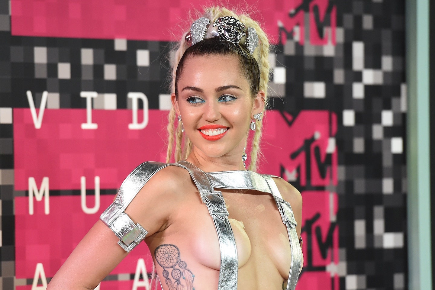 alex kluz share miley cyrus nude clip photos