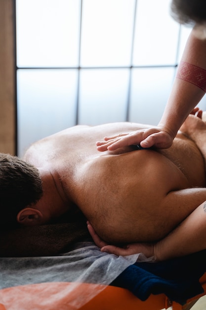 men nude massage