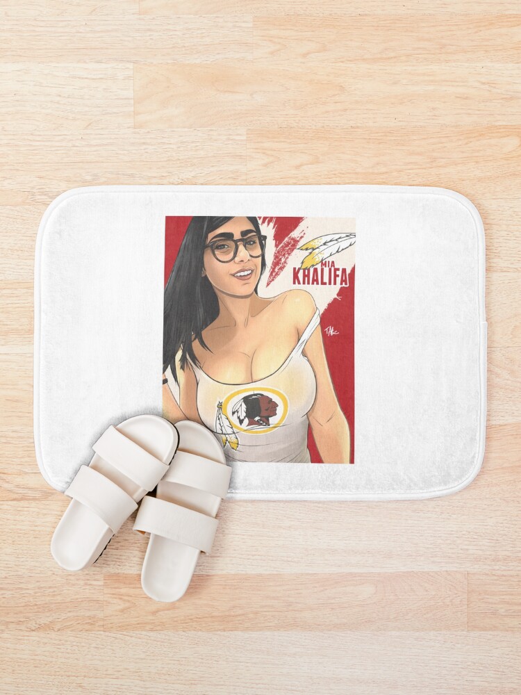 dave blaylock recommends mia khalifa bath pic