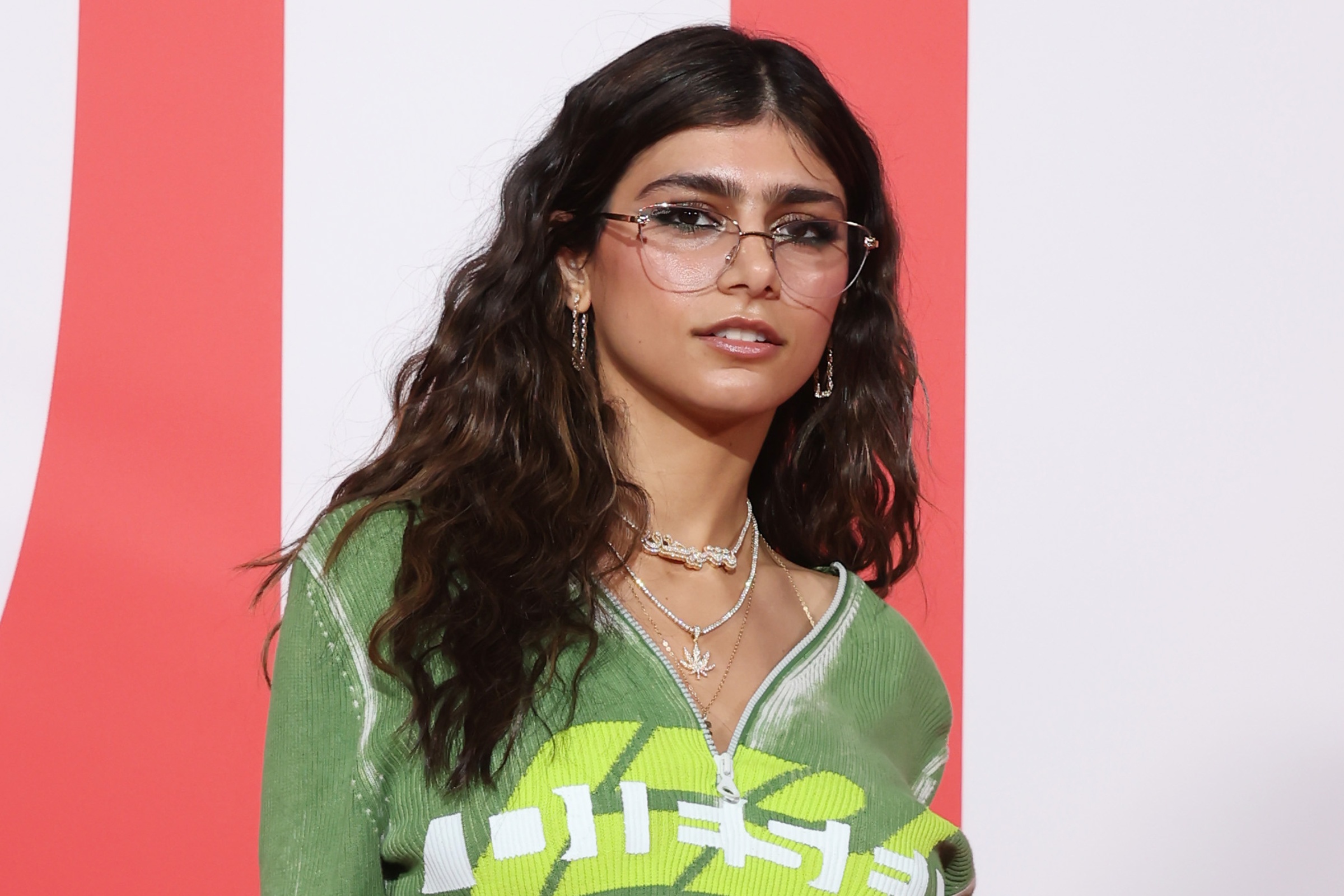 denise gorby recommends Mia Khalifa Too Big