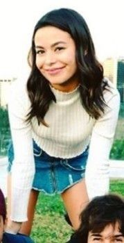 Miranda Cosgrove Sexy sugenglamp twitter