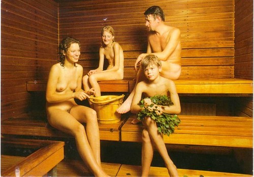 curt hewitt share naked family at home photos