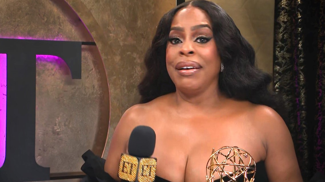 clyde horn recommends Niecy Nash Nude