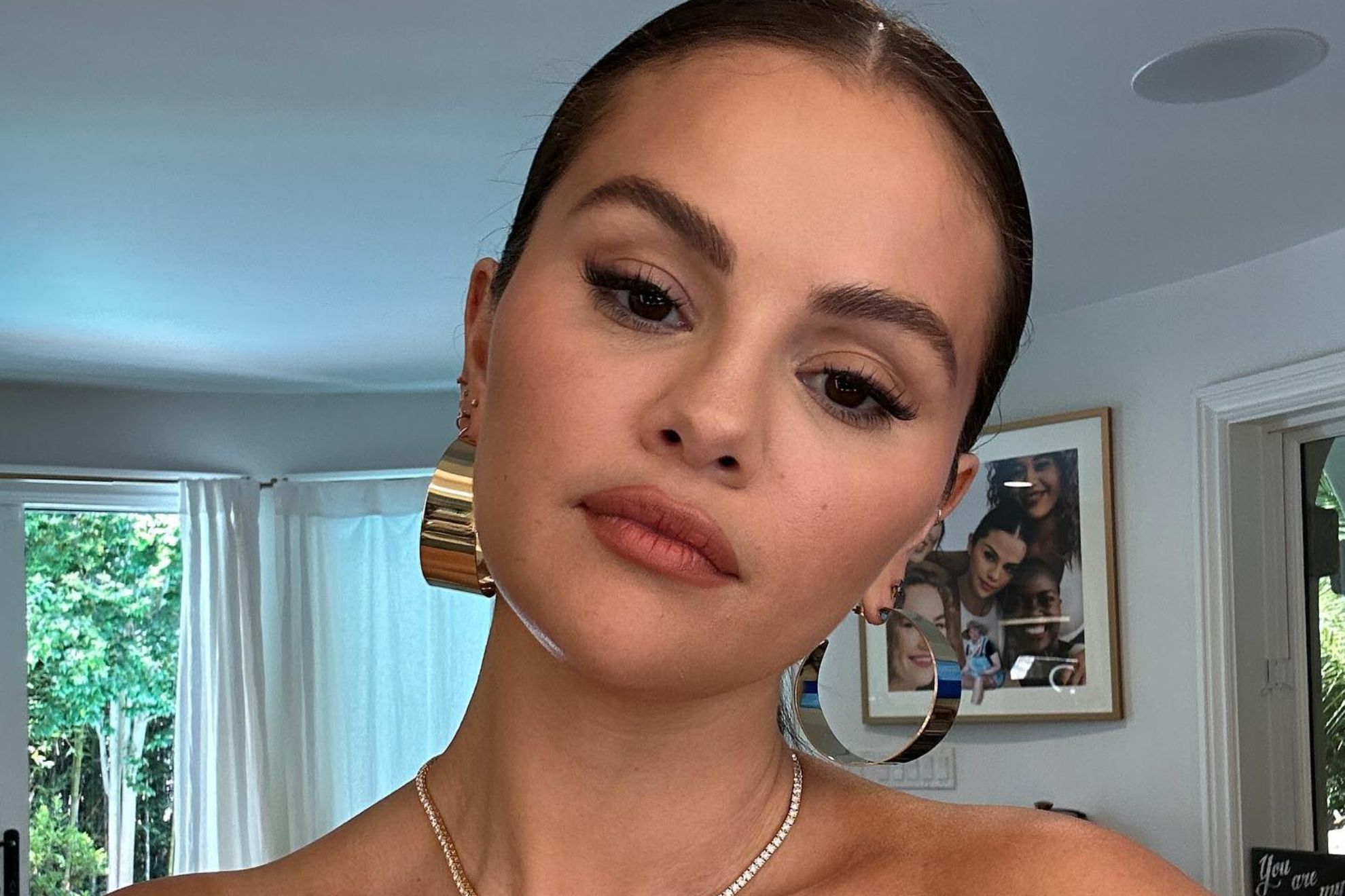 alex villame recommends Nude Photo Selena Gomez