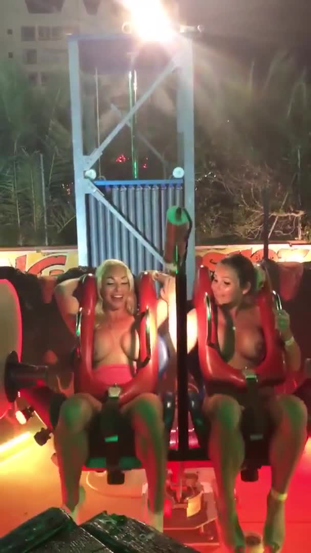 Nude Slingshot Ride daughter orgasm