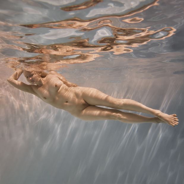 alissa hooper recommends nude women underwater pic