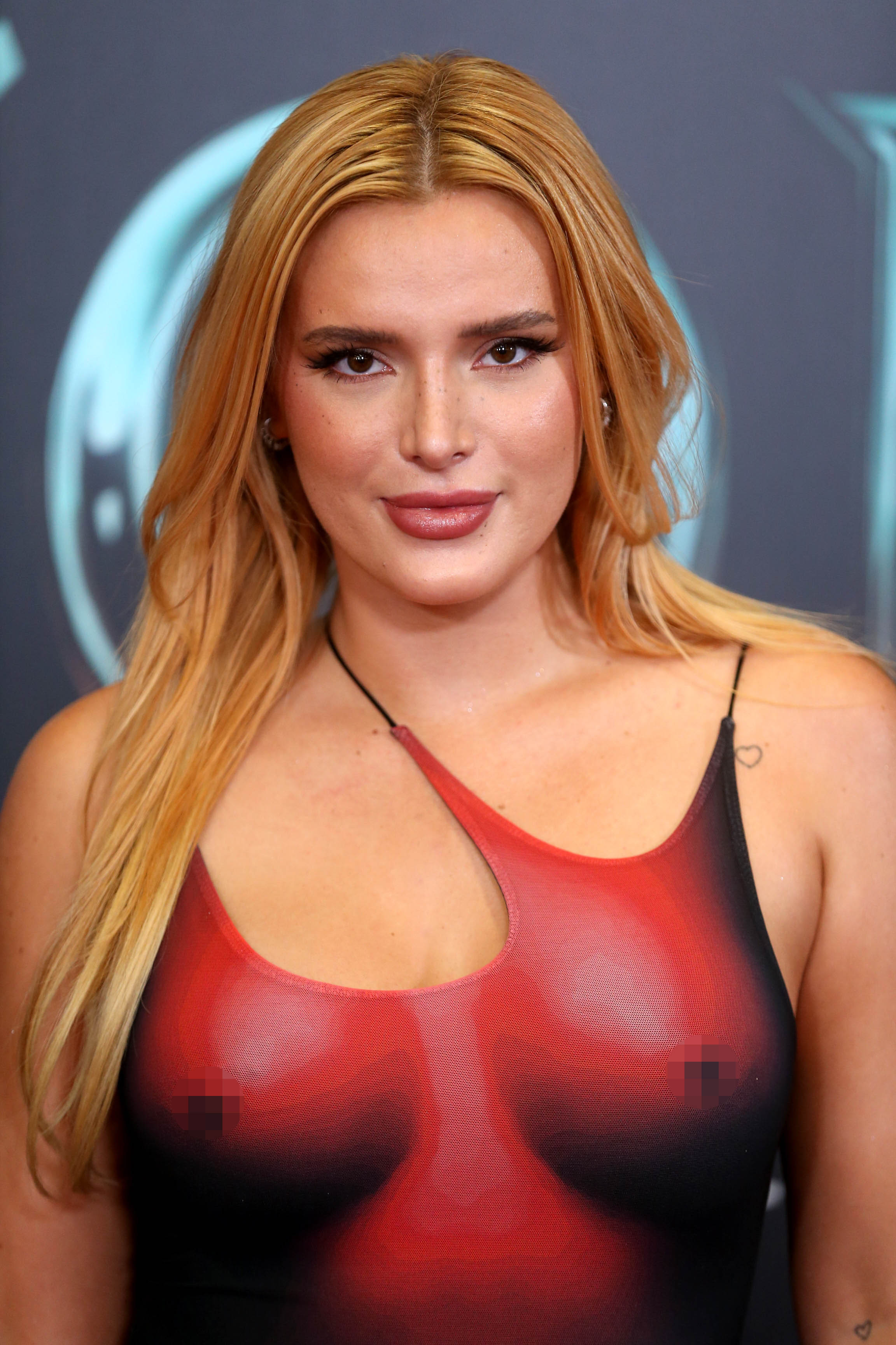 austin godwin share pictures of bella thorne naked photos