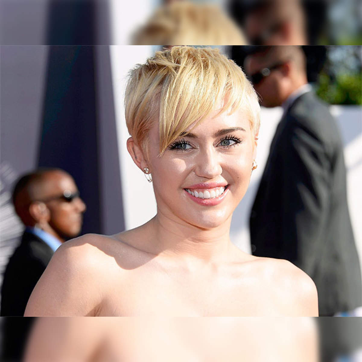 charlene horrocks share pictures of miley cyrus in the nude photos