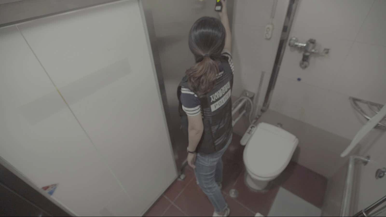 abigail tilton recommends Public Toilet Spy Cam