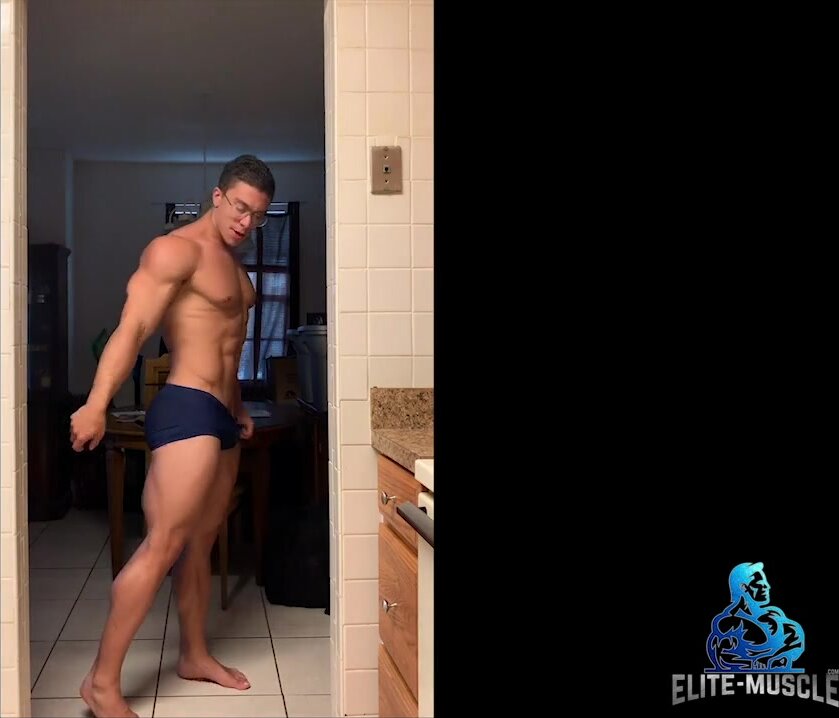 ariez munandar share pumping muscle porn photos