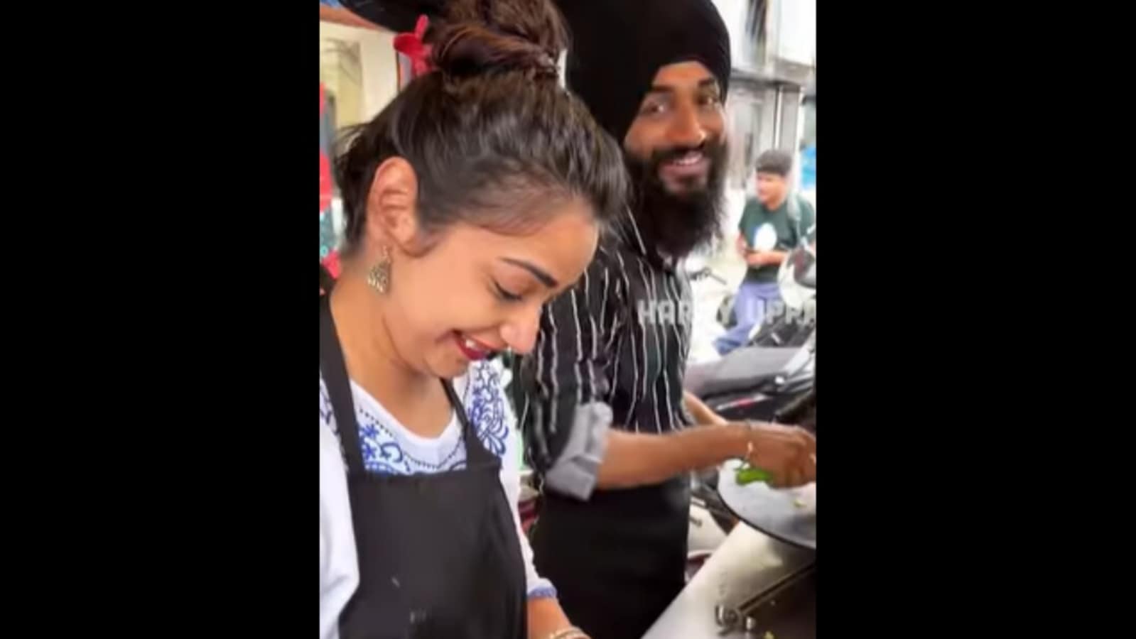 Punjabi Couple Kulhad Pizza Viral Video make selfies