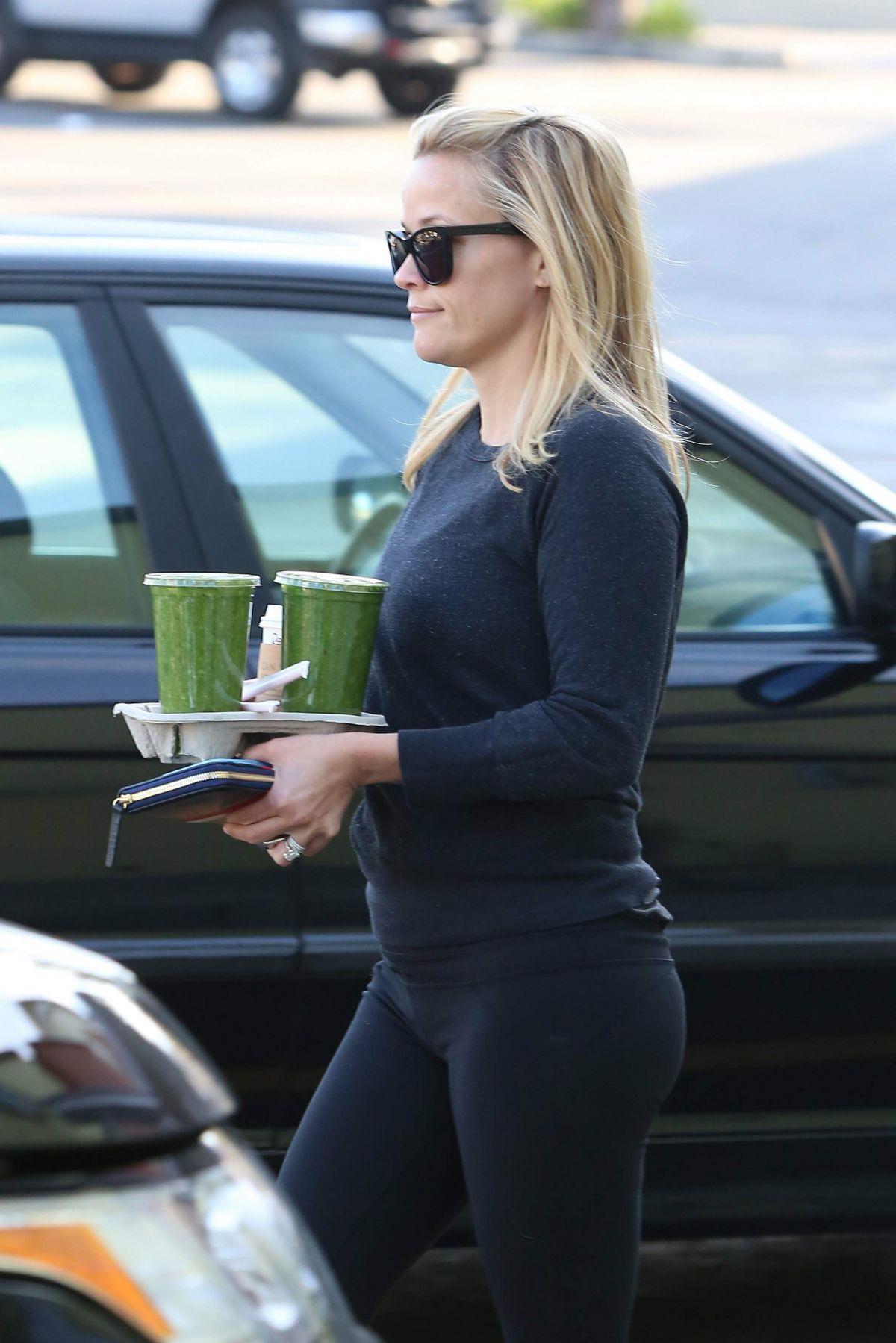 carlos lao share reese witherspoon ass photos