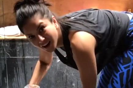 ashok gulrajani recommends Sunny Leone Bathing