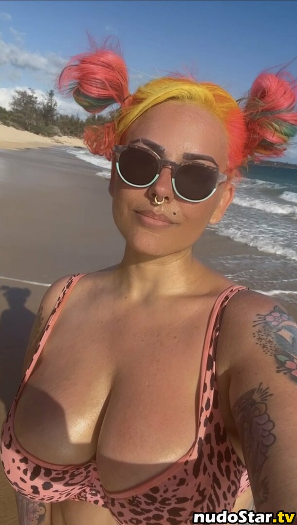 zombiunicorn nude